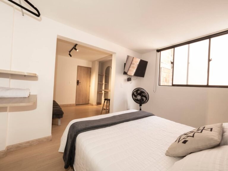 75c13163-9f96-485e-923d-f57a5807890e