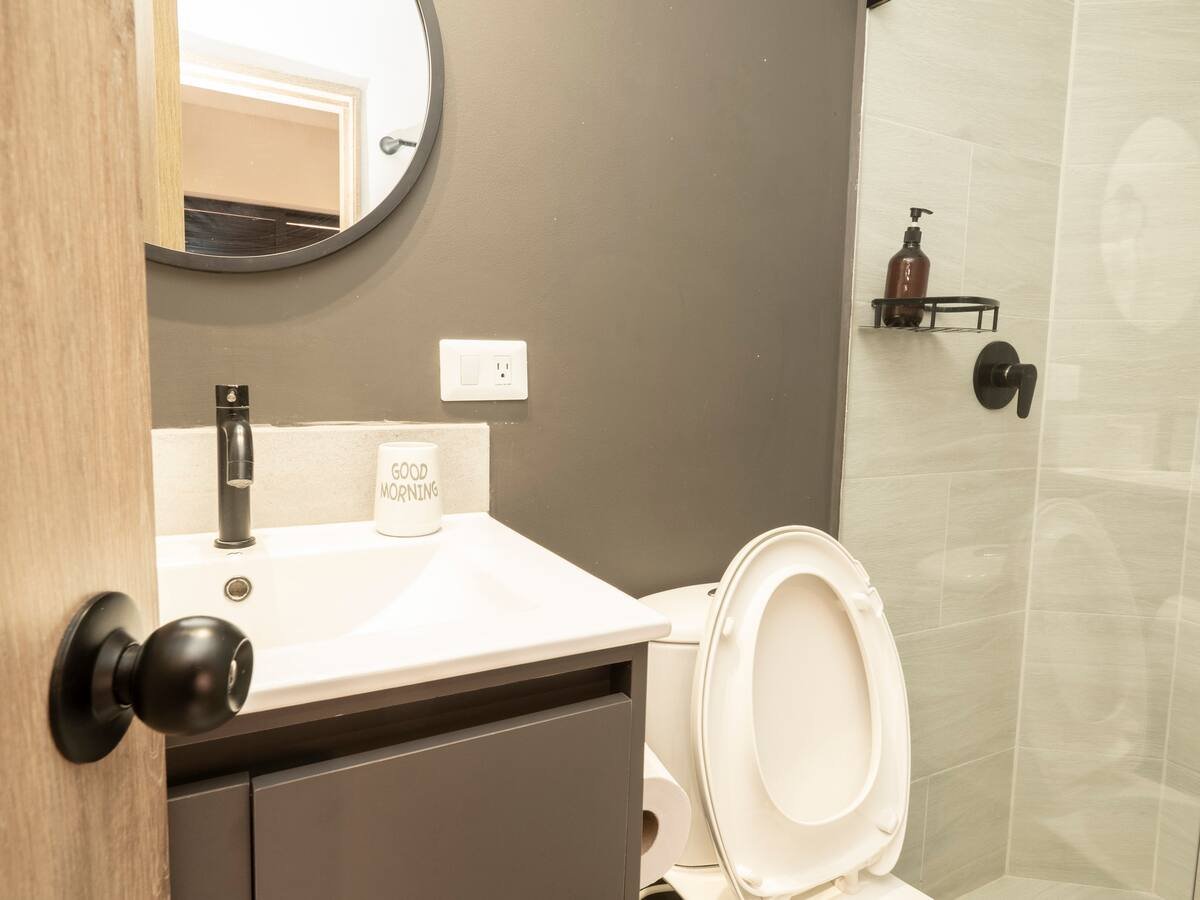 80e7ce81-6658-4c55-8989-e3657a52e8c7